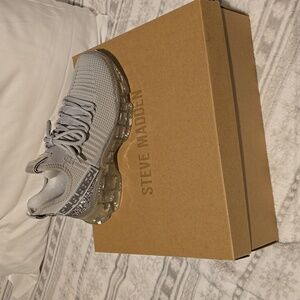 New Steve Madden Maxima Grey